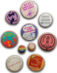 verschiede Buttons aus den 70er Jahren bis heute